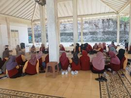 Pertemuan Rutin Kader balita dan lansia Kalurahan Giripurwo